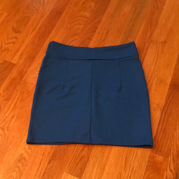 Dresses & Skirts - Blue skirt w/ gold zipper